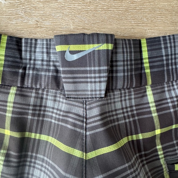 Nike Golf‎ Tour Performance Green Gray Plaid Shorts Size 36 - Picture 5 of 7